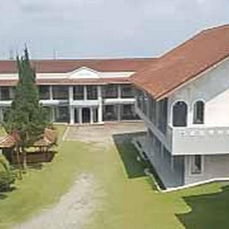 Hotel Puspa Sari Redpartner Ciater Ngoại thất bức ảnh