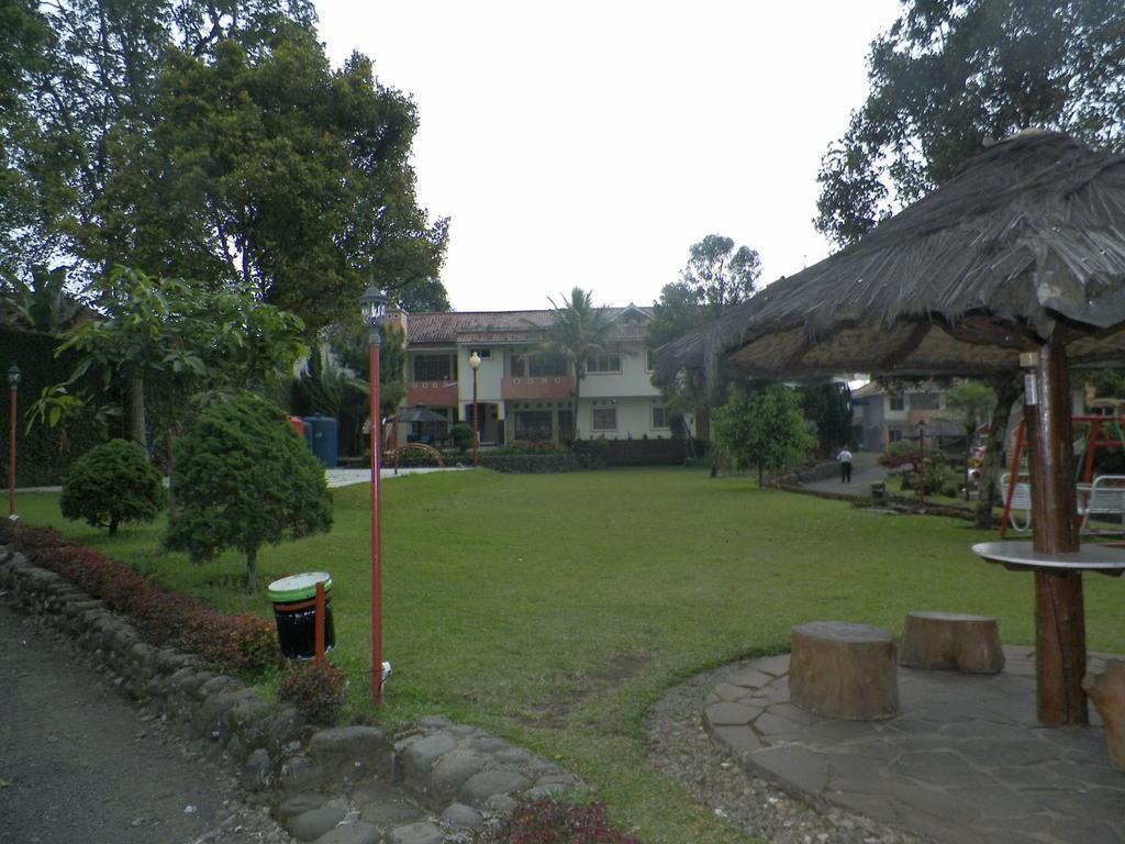 Hotel Puspa Sari Redpartner Ciater Ngoại thất bức ảnh